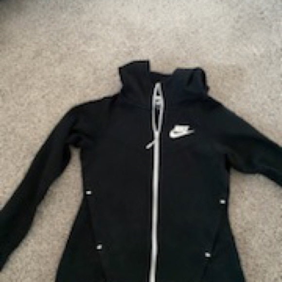 Two size small nike jackets - Picture 3 of 5
